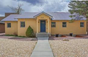 Downtown, Game Room - Pet Friendly & Sleeps 10!
